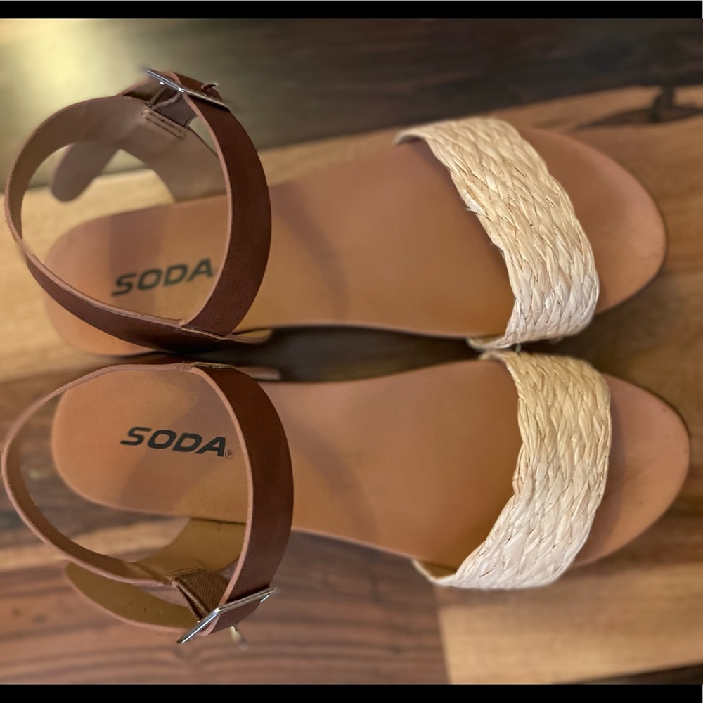 Thick bottom shoe. With neutral colors, go with so many outfits.